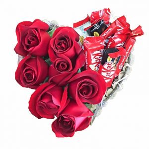 coracao de rosas e bombons