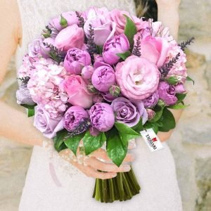 Buquê de Noiva Redondo Com Flores Lilás e Cor de Rosa